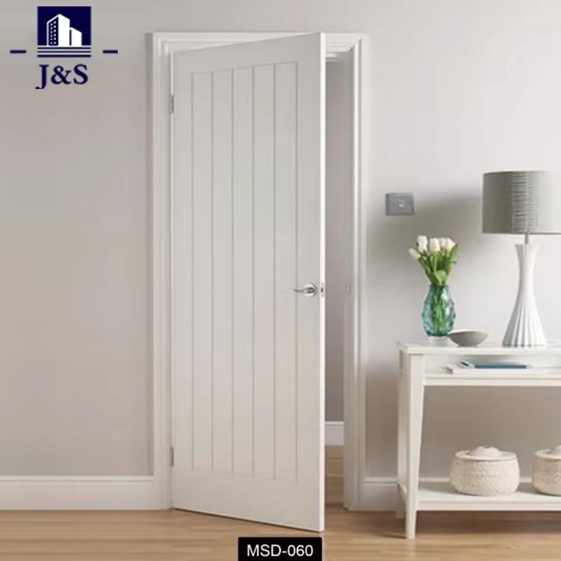 Moderné biele interiérové ​​dvere